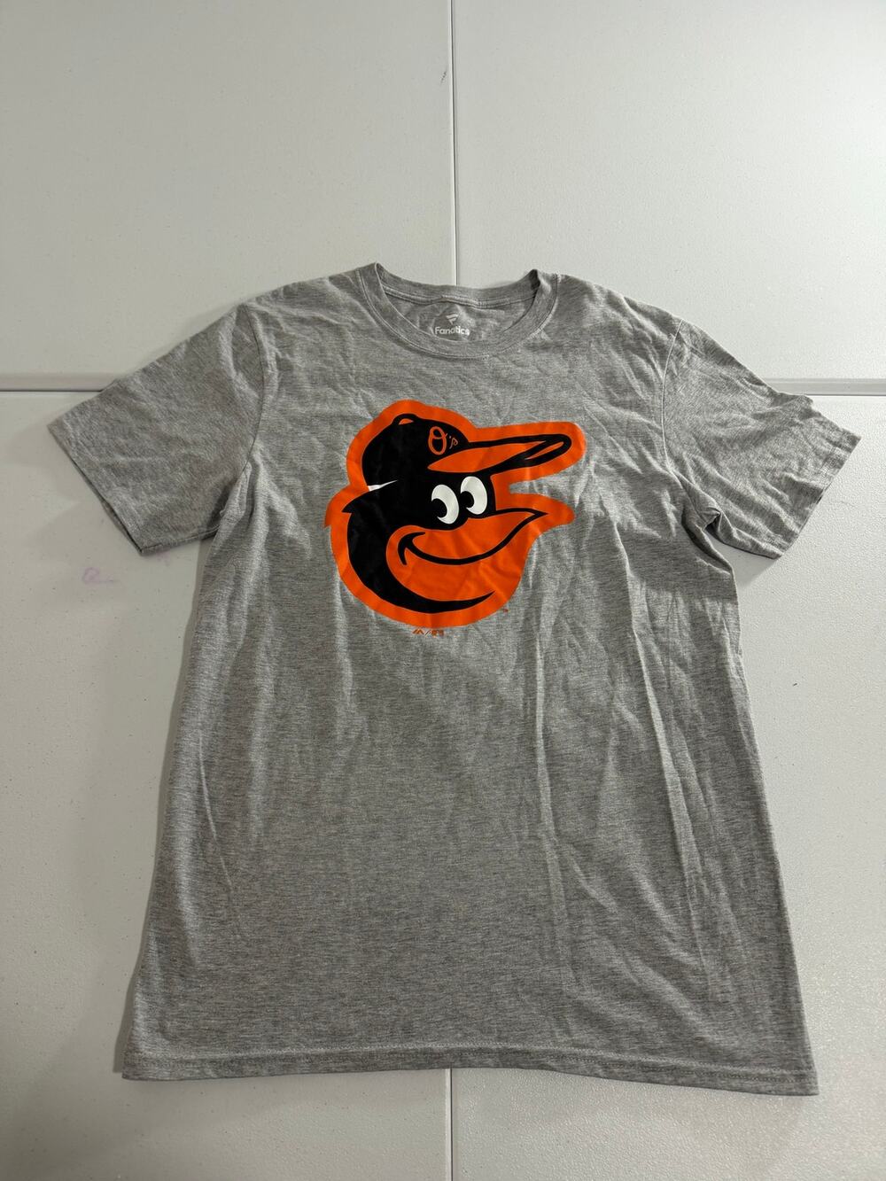 Baltimore Orioles Fanatics Men's Medium Mascot Logo Graphic T-Shirt Gray